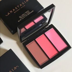Anastasia Beverly Hills  Blush Trio